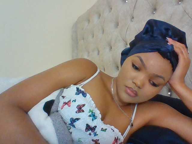 Blackmelanin1 live cam preview