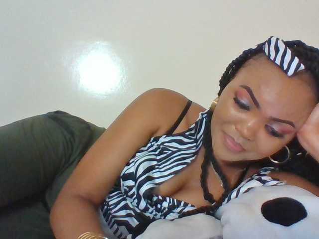 Beautystar12 live cam on BongaCams