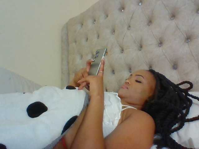 Beautystar12 live cam on BongaCams