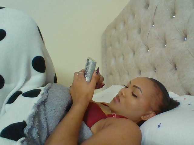 Beautystar12 live webcam show