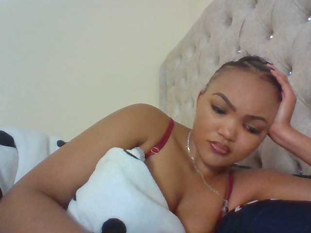 Beautystar12 live cam on BongaCams
