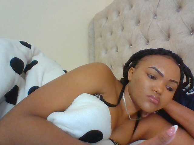 Beautystar12 live cam on BongaCams