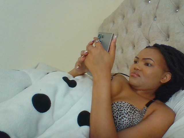 Beautystar12 live cam on BongaCams