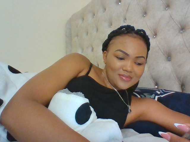 Beautystar12 live cam on BongaCams