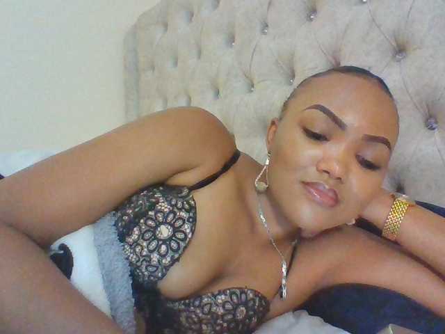 Beautystar12 live cam on BongaCams