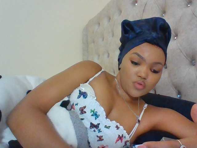 Beautystar12 live cam on BongaCams