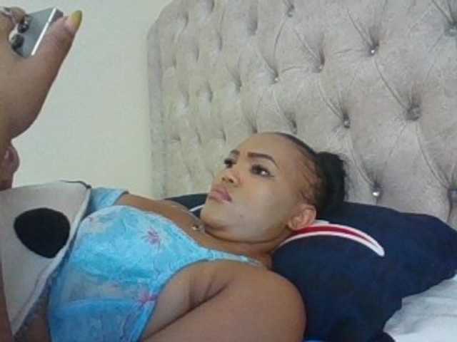Beautystar12 live cam on BongaCams