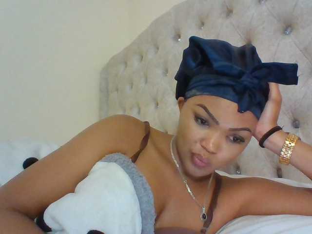 Beautystar12 live cam on BongaCams