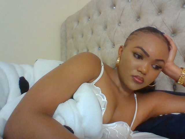 Beautystar12 live cam on BongaCams
