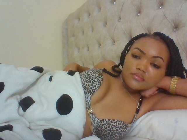 Beautystar12 live cam on BongaCams