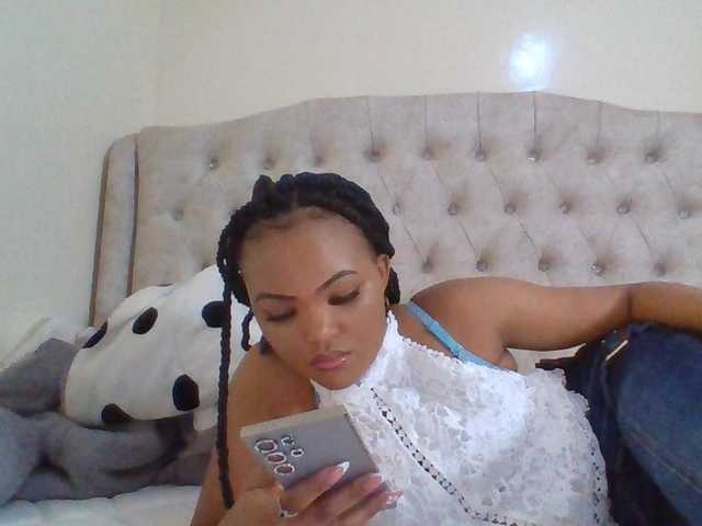 Beautystar12 live cam on BongaCams