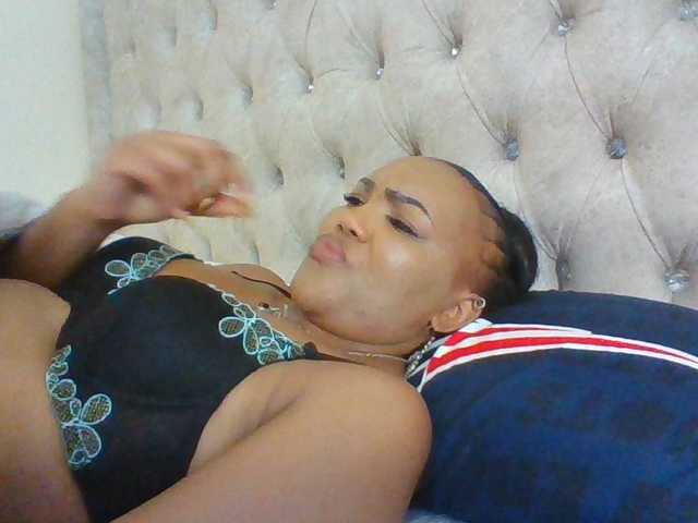 Beautystar12 live cam on BongaCams