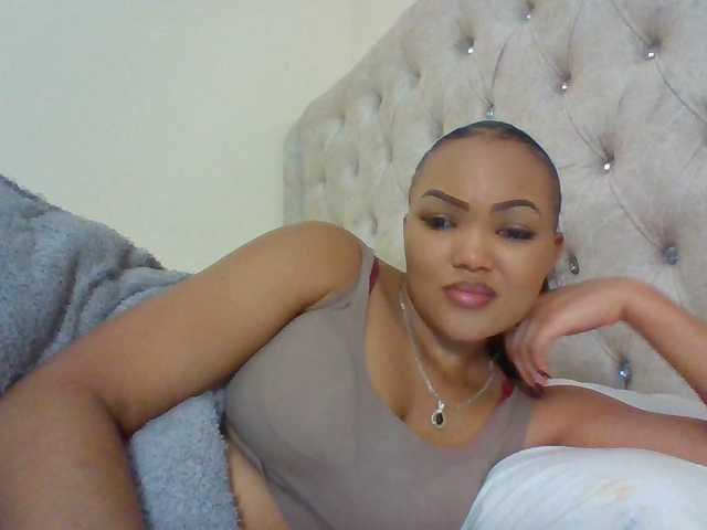 Beautystar12 live webcam show