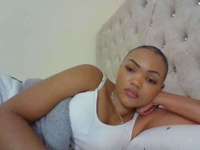 Beautystar12 live webcam show