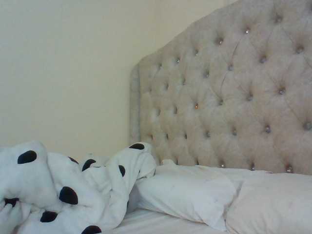 Beautystar12, en directo ahora en BongaCams