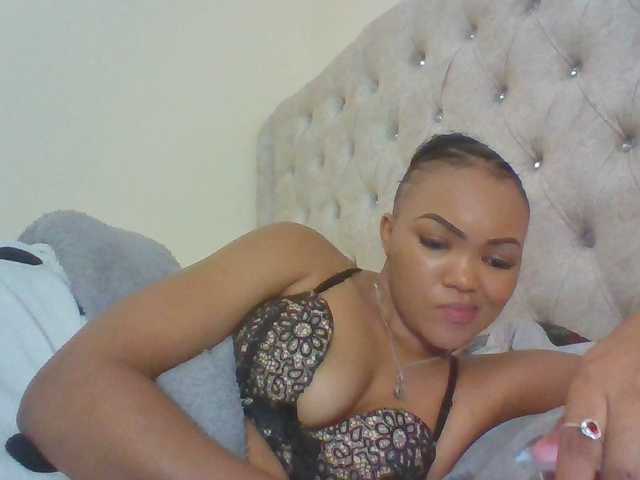 Beautystar12 live webcam show