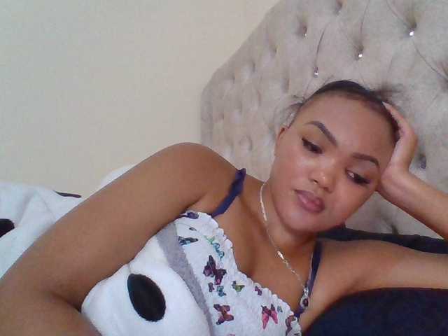 Beautystar12 live cam on BongaCams