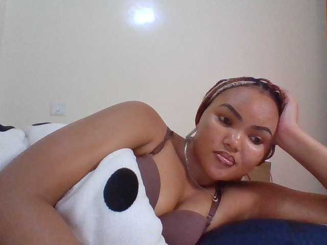 Beautystar12 live cam on BongaCams