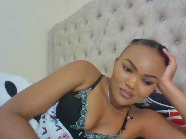 Beautystar12 live cam on BongaCams