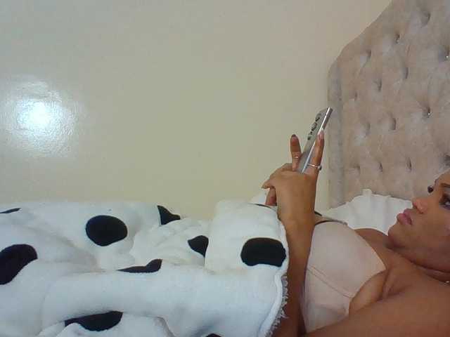 Beautystar12 live cam on BongaCams