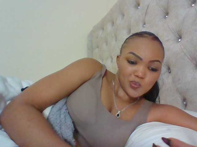 Beautystar12 live cam on BongaCams