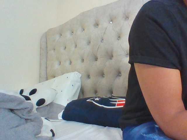 Beautystar12 live cam on BongaCams