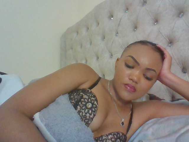 Beautystar12 live webcam show