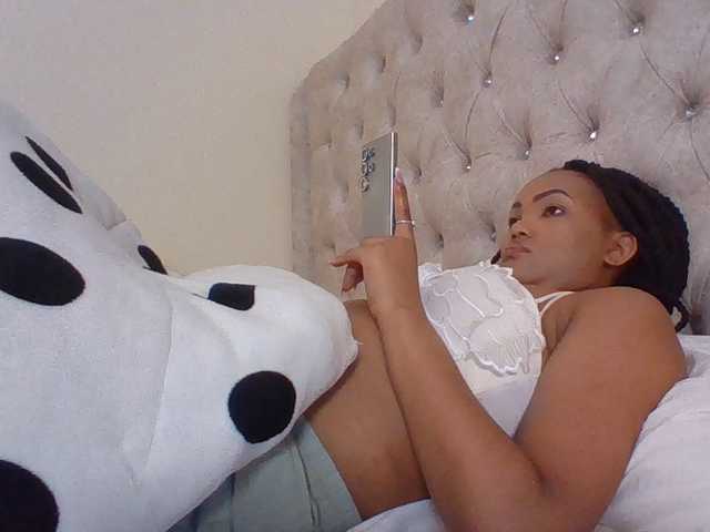 Beautystar12 live cam on BongaCams