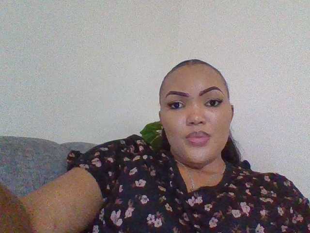 Beautystar12 live cam on BongaCams