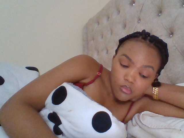 Beautystar12 live cam on BongaCams