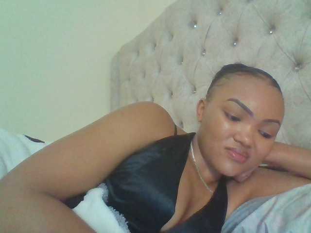 Beautystar12 live webcam show