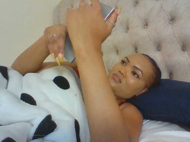 Blackmelanin1 live cam on BongaCams
