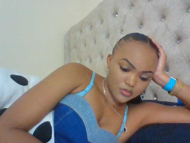 Beautystar12 live cam on BongaCams