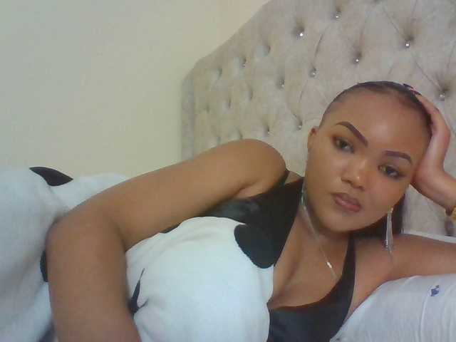 Beautystar12 live webcam show