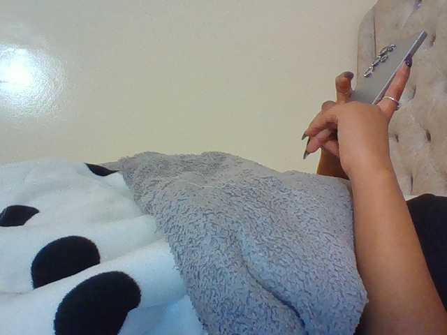 Beautystar12 live cam on BongaCams