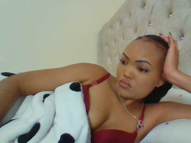 Beautystar12 live webcam show