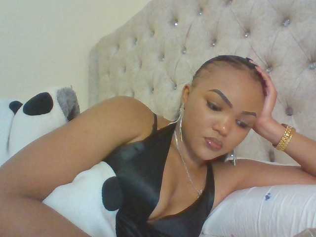 Beautystar12 live webcam show