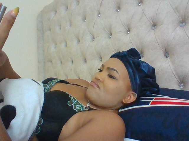 Beautystar12 live cam on BongaCams