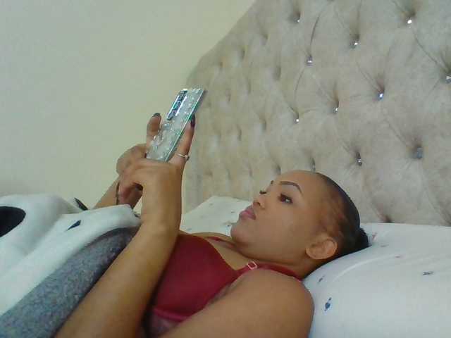 Beautystar12 live cam on BongaCams