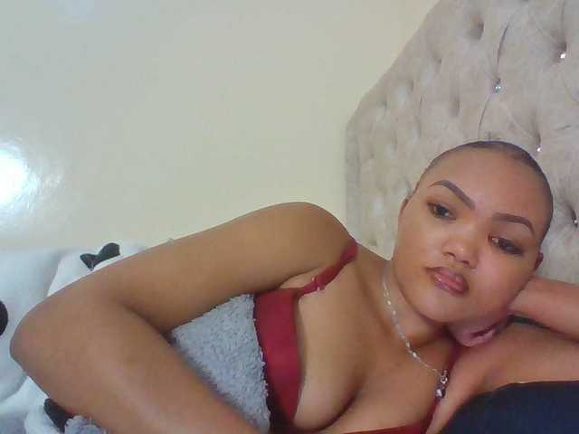 Beautystar12 live cam on BongaCams