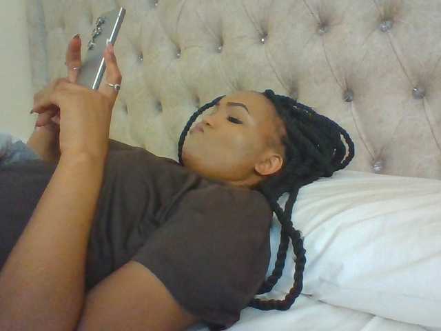 Blackmelanin1 live cam preview