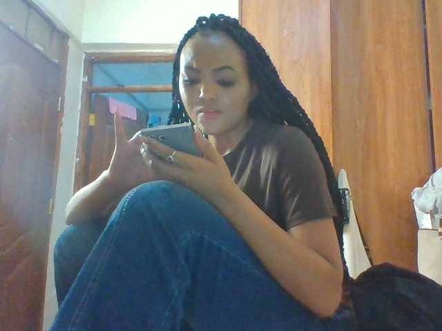 Beautystar12 live cam on BongaCams