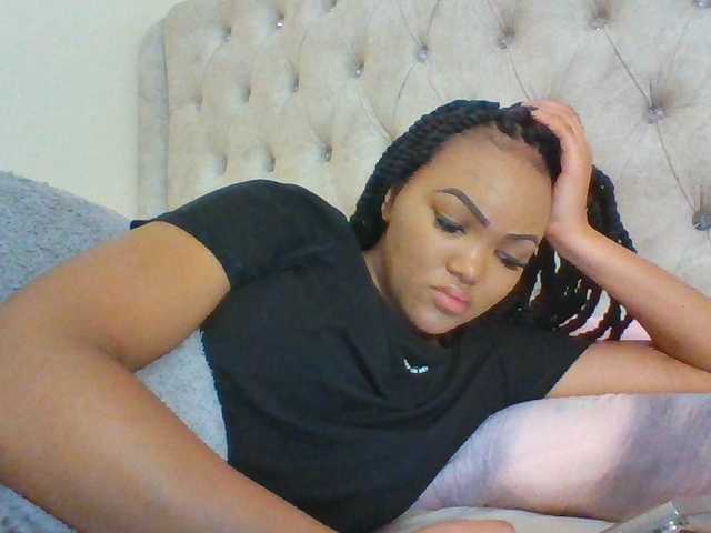 Beautystar12 live cam on BongaCams