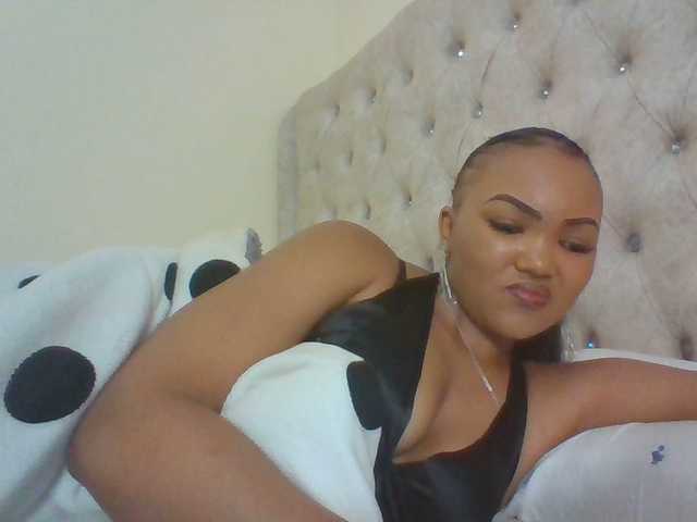 Beautystar12 live webcam show