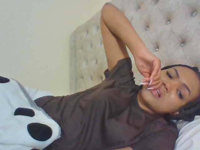 Beautystar12 live cam on BongaCams