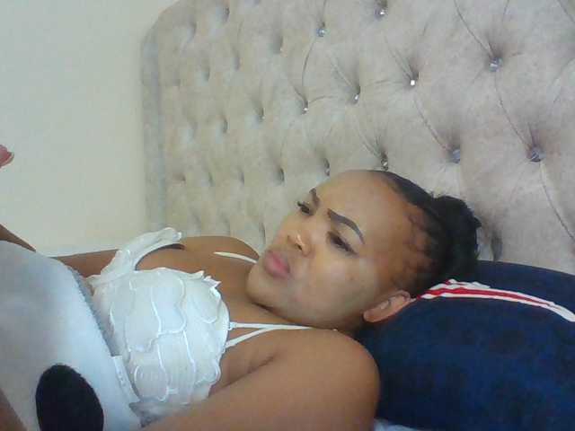 Beautystar12 live cam on BongaCams