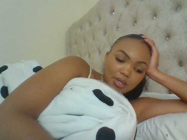 Beautystar12 live cam on 