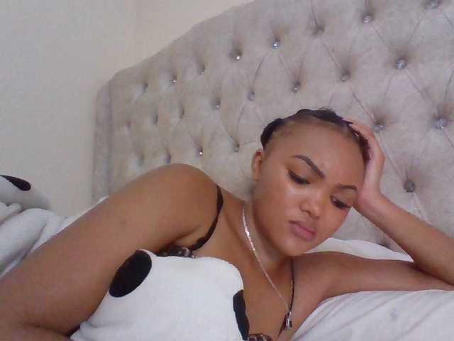 Beautystar12 live cam on BongaCams
