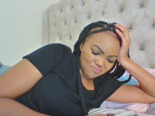 Beautystar12 live cam on BongaCams