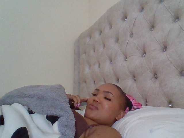 Beautystar12 live cam on BongaCams
